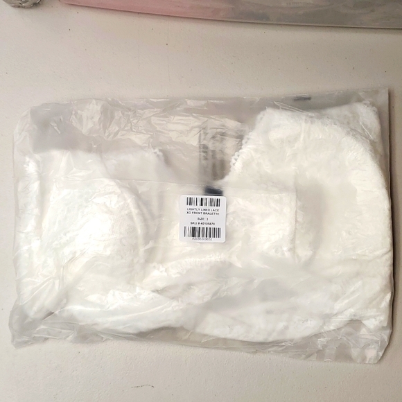 ❤️NWT VINTAGE TORRID BRA - LIGHTLY LINED - LACE - XO FRONT BRALETTE - PLUS SIZE - Picture 3 of 12